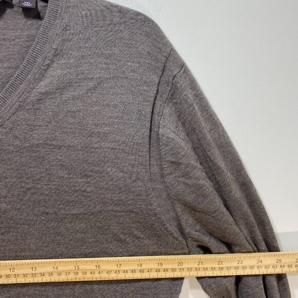 Michael Kors Extrafine Merino Soft Sweater XXL Taupe Tan Brown V-Neck Academia - Picture 7 of 8
